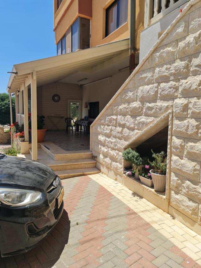 Vida Bhermon 2, One Small Wooden Cabin Majdal Shams Luaran gambar